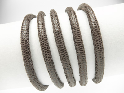 Cordoncino di nappa, stampa lucertola, tondo con cucitura, Ø 4 mm, grigio Cordoncino di nappa, stampa lucertola, tondo con cucitura, Ø 4 mm, grigio