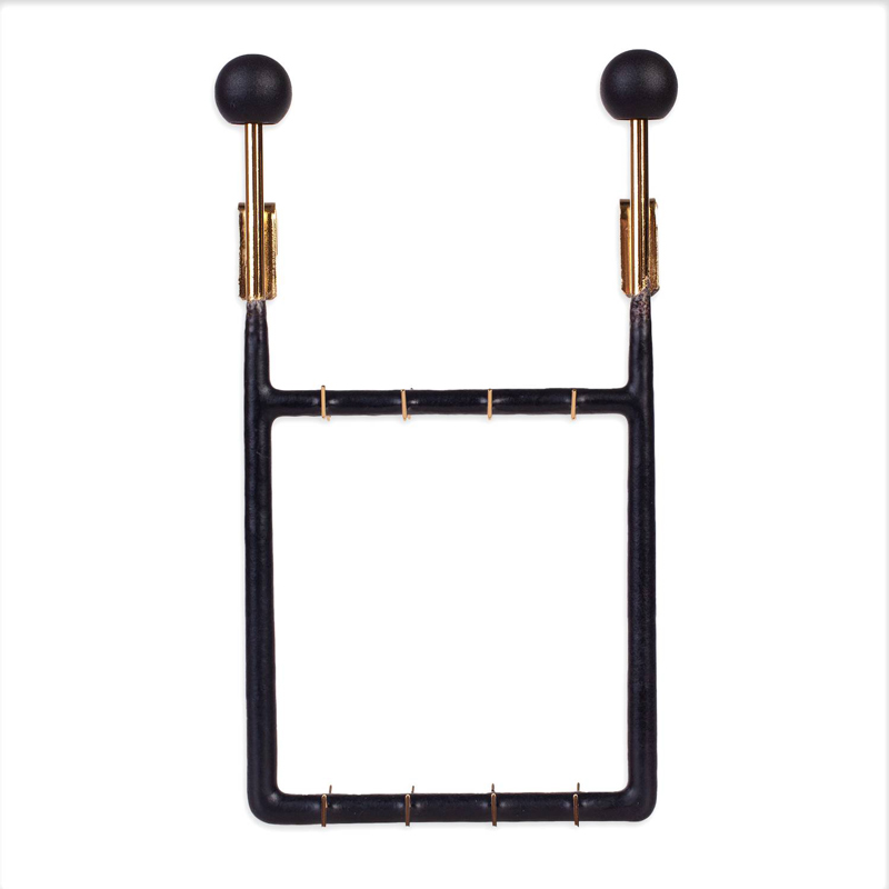 Suspension rack ith 16 hooks for chains